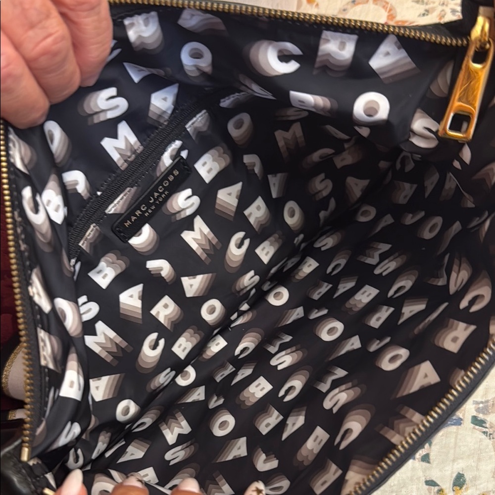 Marc Jacobs Black Leather Shoulder Bag with Striped Strap - Picture 5 of 8